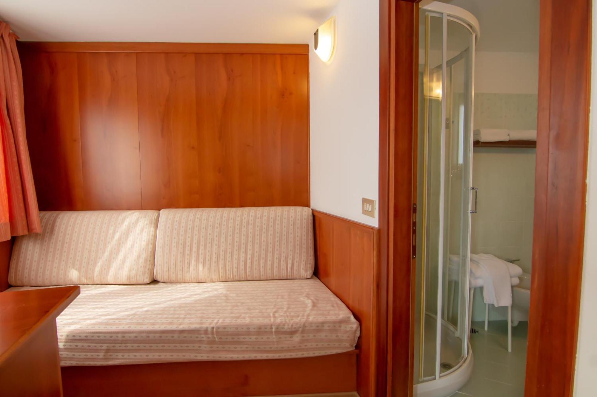 Hotel Miralago Bossico Kamer foto