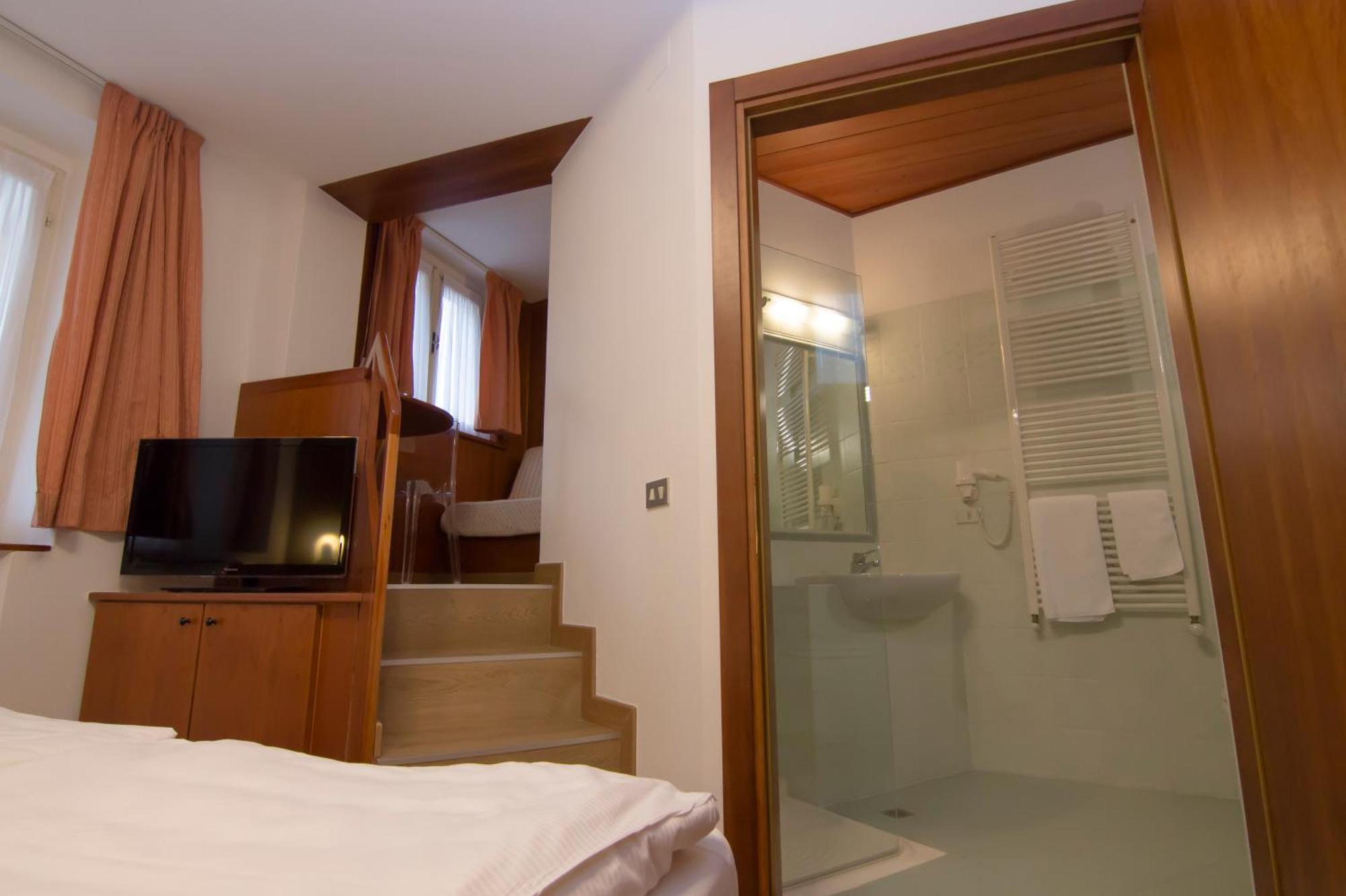 Hotel Miralago Bossico Kamer foto