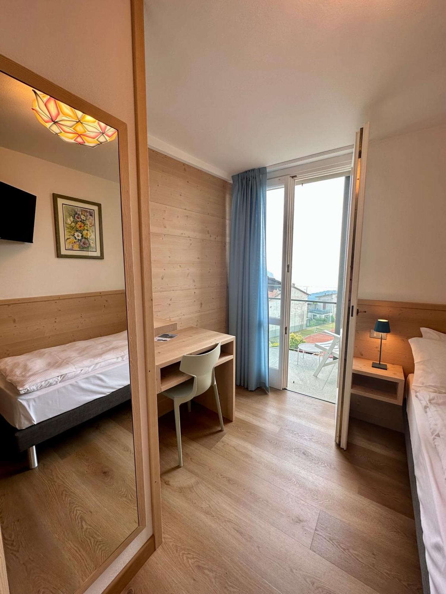 Hotel Miralago Bossico Kamer foto