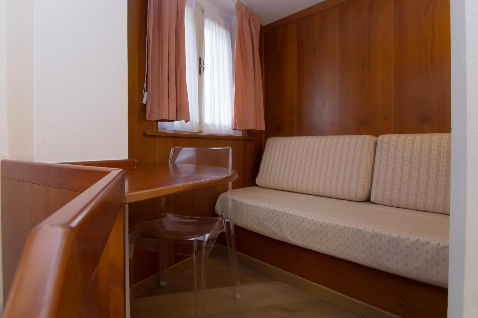 Hotel Miralago Bossico Kamer foto