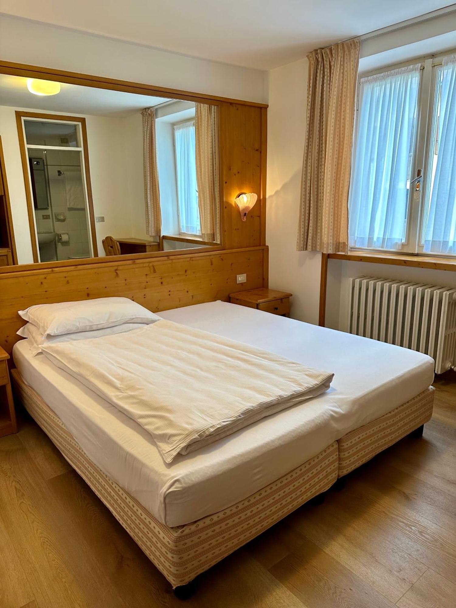 Hotel Miralago Bossico Kamer foto