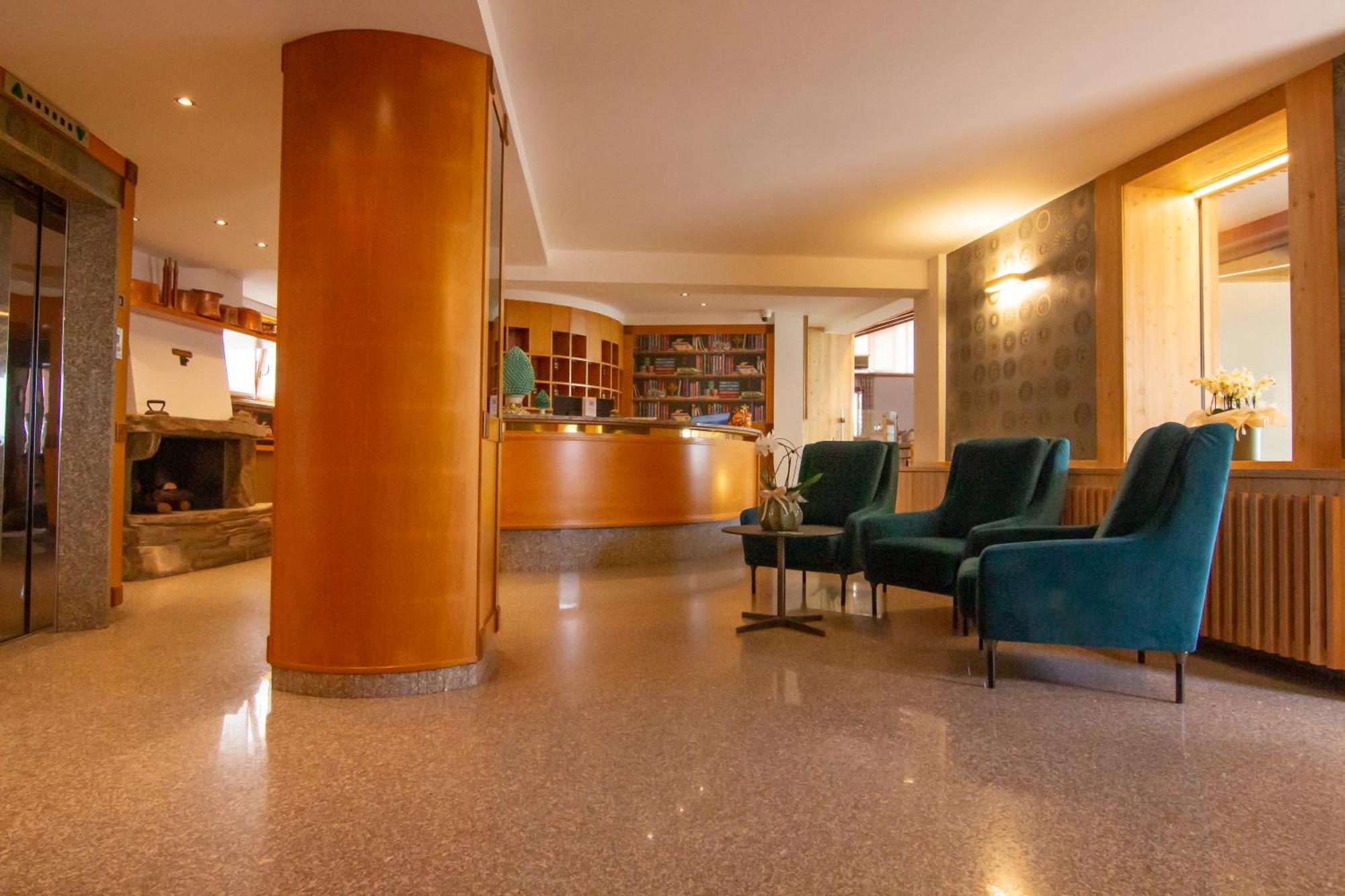 Hotel Miralago Bossico Buitenkant foto